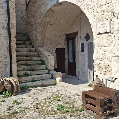 Arcem Δωμάτια σε οικογενειακή κατοικία Calascio